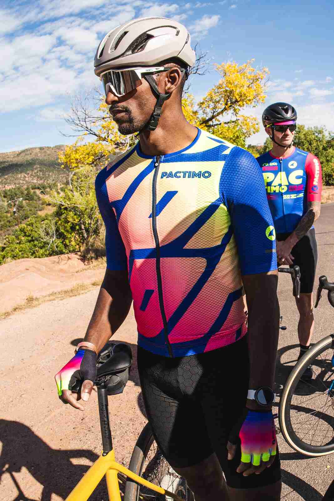 High-Viz Ombre Bike Gloves on Cyclist