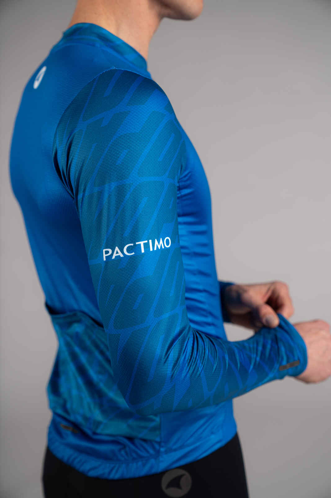 Men's Blue Aero Long Sleeve Cycling Jersey - Fabric Close-Up
