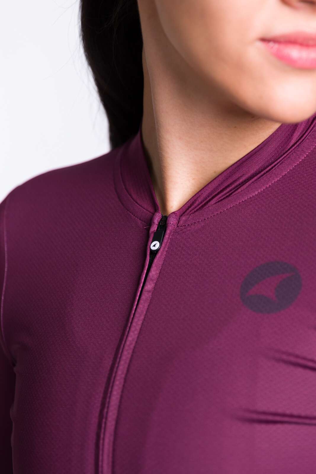 Women's Burgundy Cycling Jersey - Zipper Close-Up