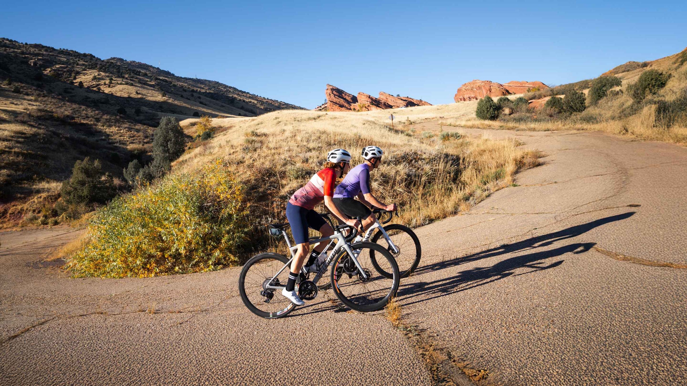 Cyclist in Pactimo's new spring '24 Flyte Jersey