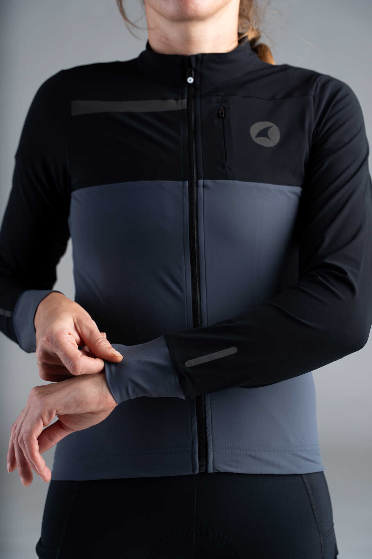Women's Black and Gray Long Sleeve Cargo Cycling Jersey - Sleeve Detail