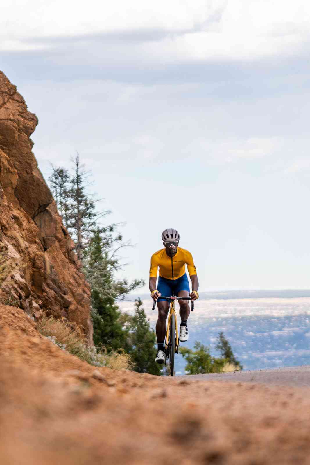 Cyclist in Men's Mesh Cycling Jersey in Goldenrod Colorway