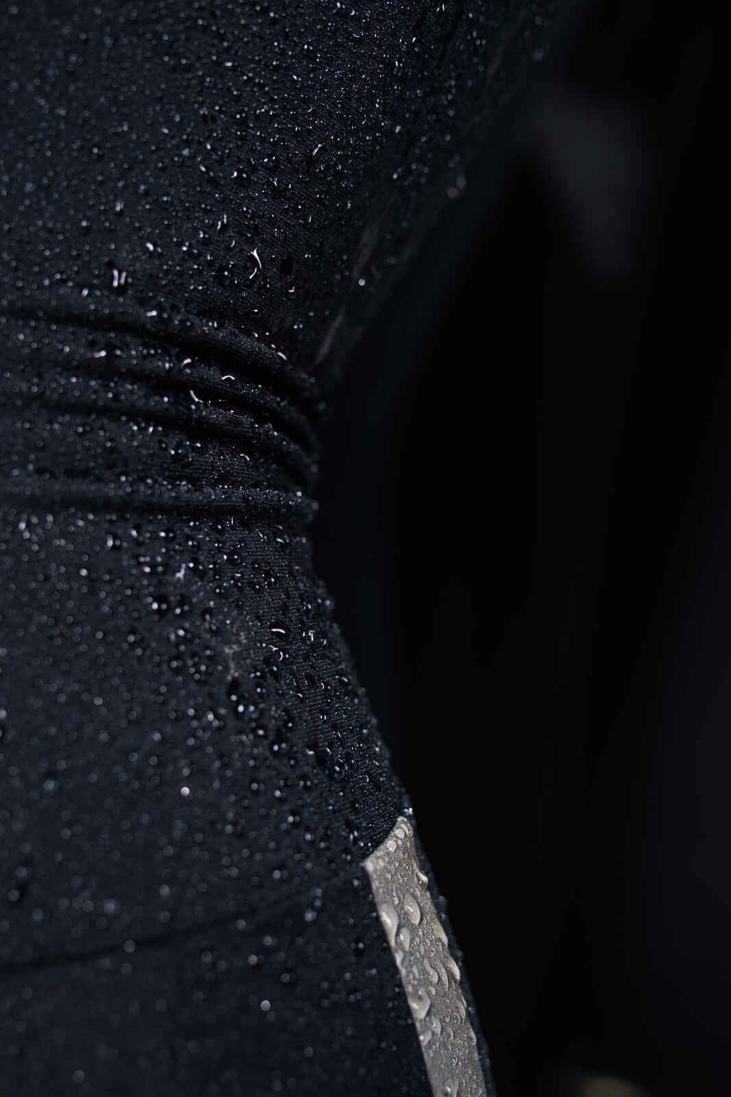 Thermal Water-Resistant Cycling Bib Tights - Water-Repellency Close-Up