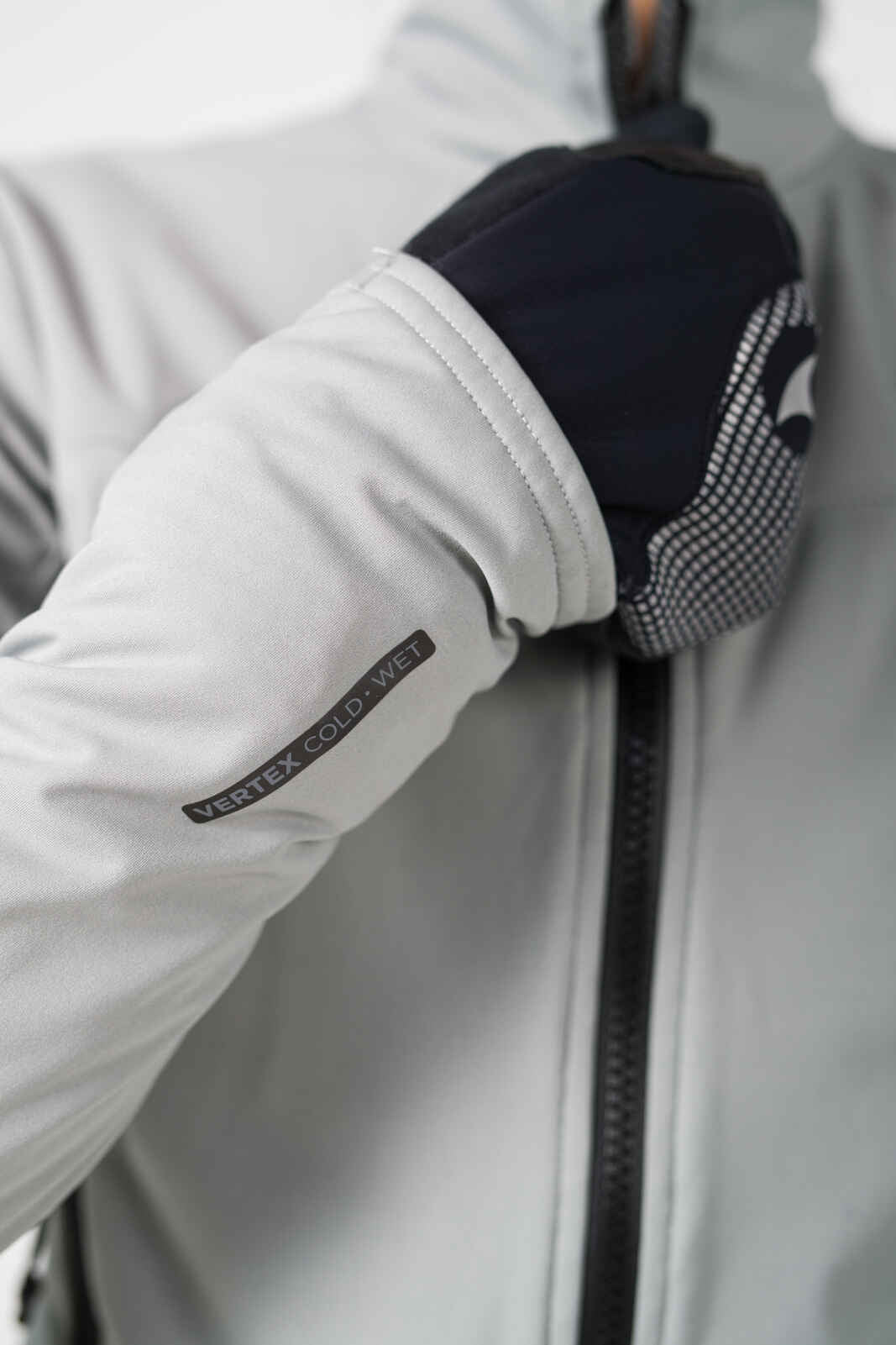 Men's Gray Winter Cycling Jacket - Sleeve Detail