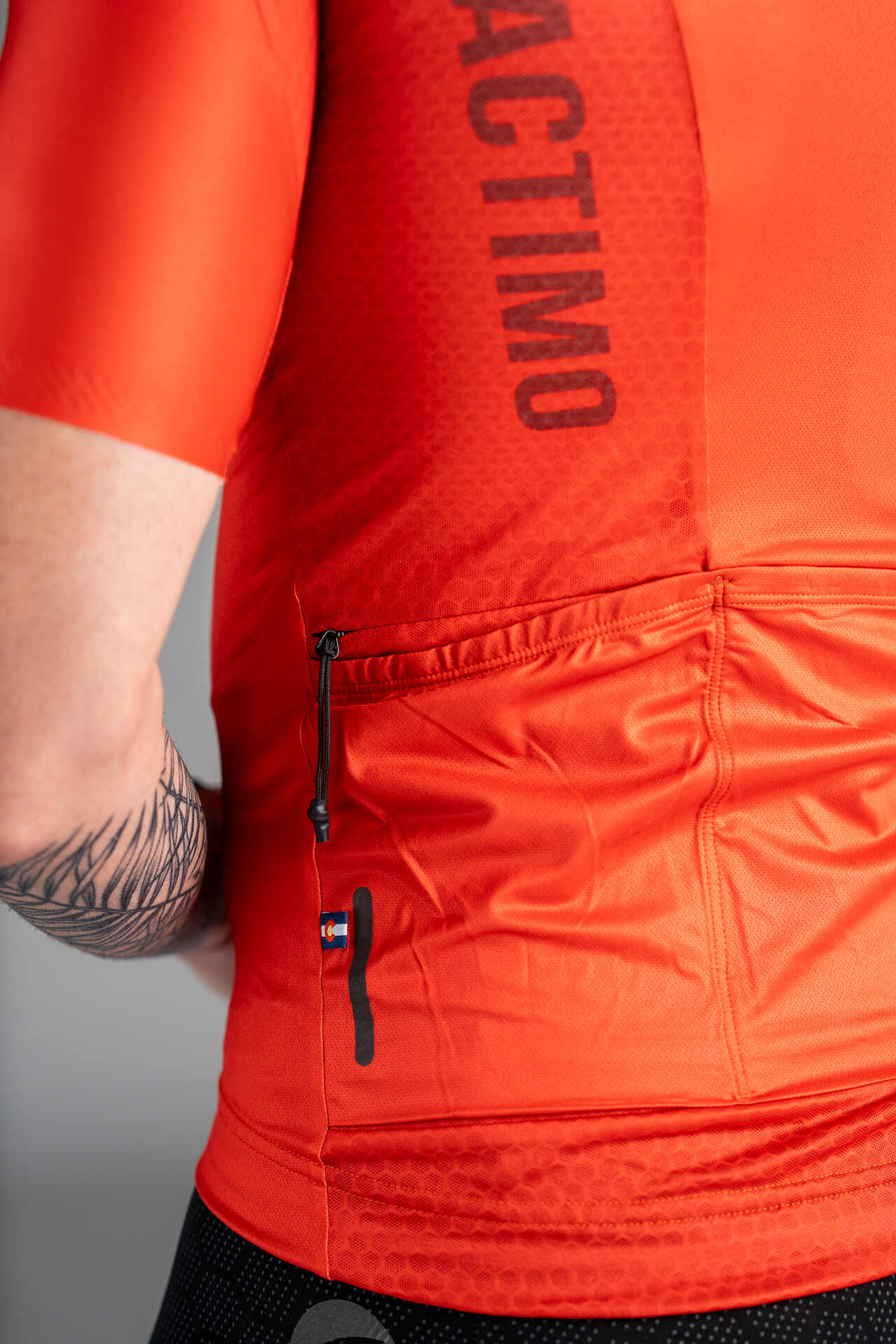 Men's Red Range Aero Cargo Cycling Jersey - Back Zippered Pocket