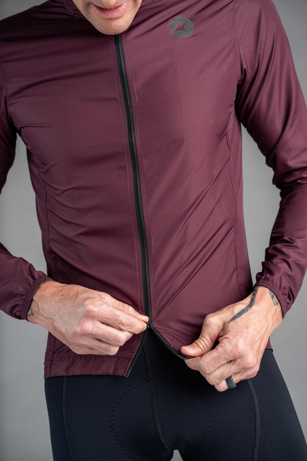 Men's Burgundy Packable Cycling Wind Jacket - Two-Way Zipper