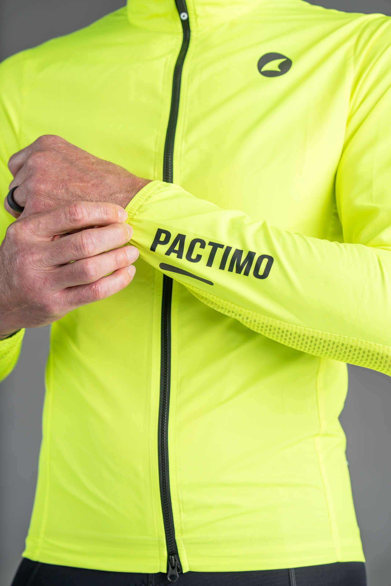 Men's High-Viz Yellow Packable Cycling Wind Jacket - Sleeve