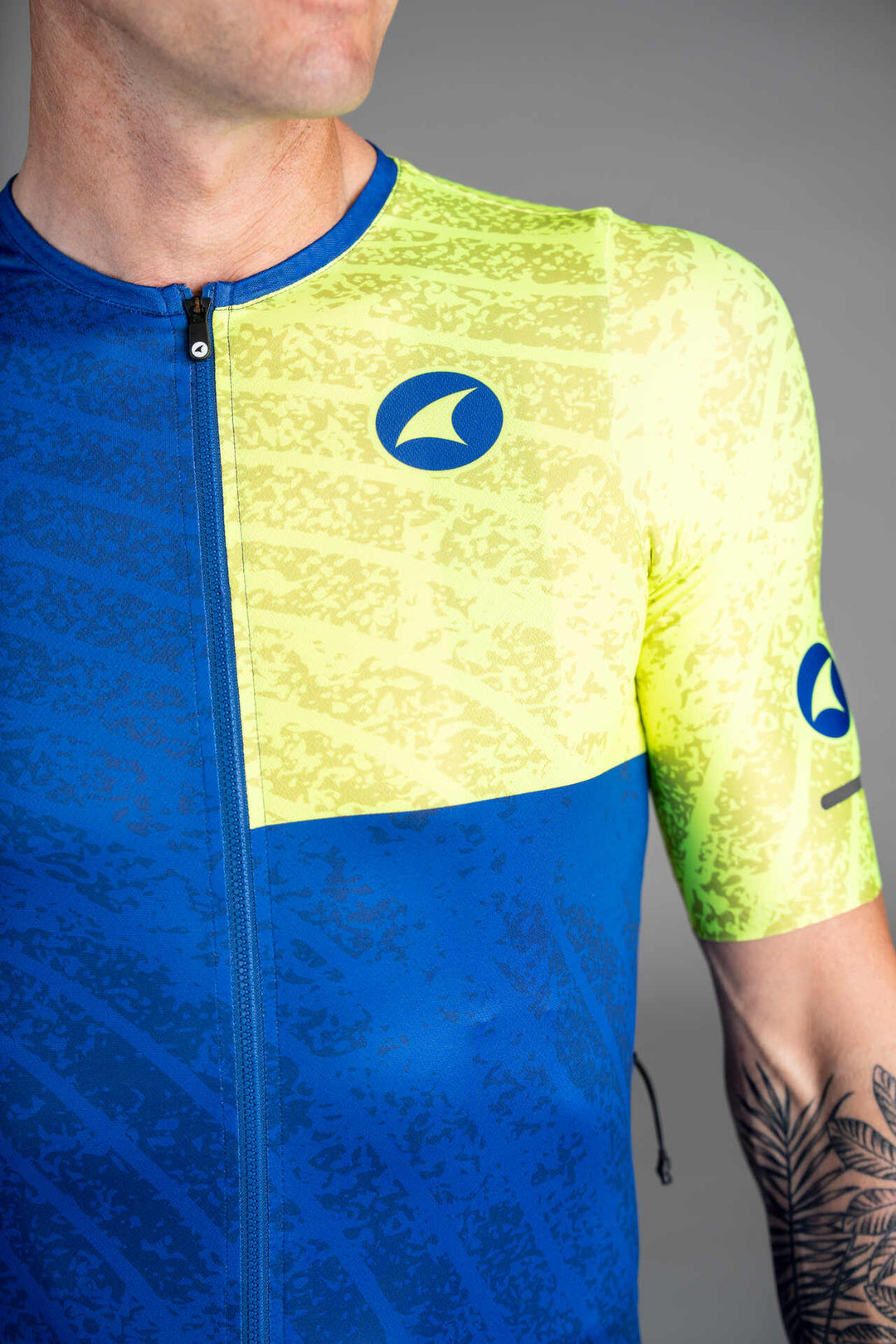 Men's Blue and Yellow Range Aero Cargo Cycling Jersey - Front Close-Up