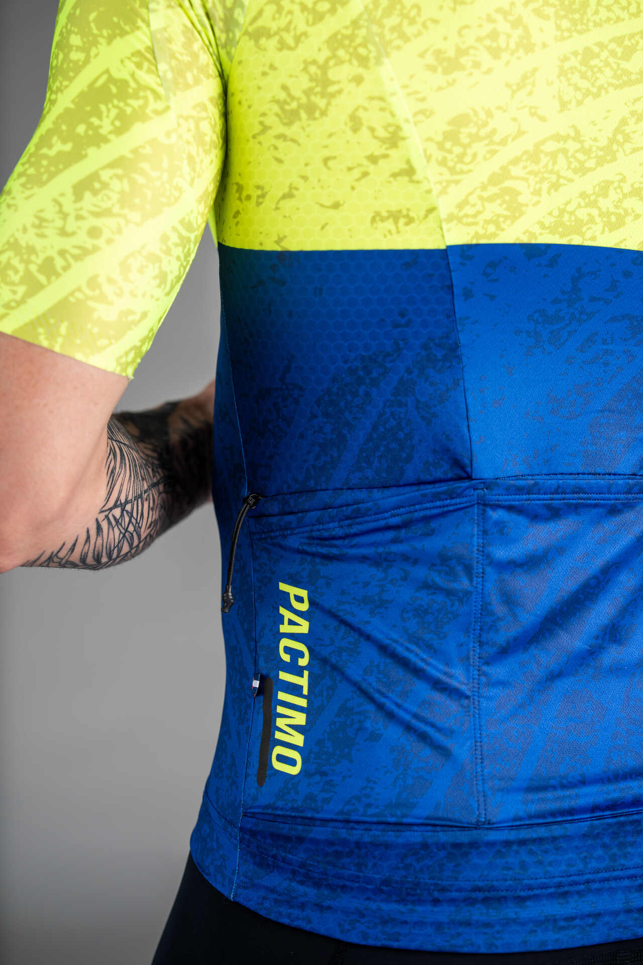 Men's Blue and Yellow Range Aero Cargo Cycling Jersey - Back Zippered Pocket