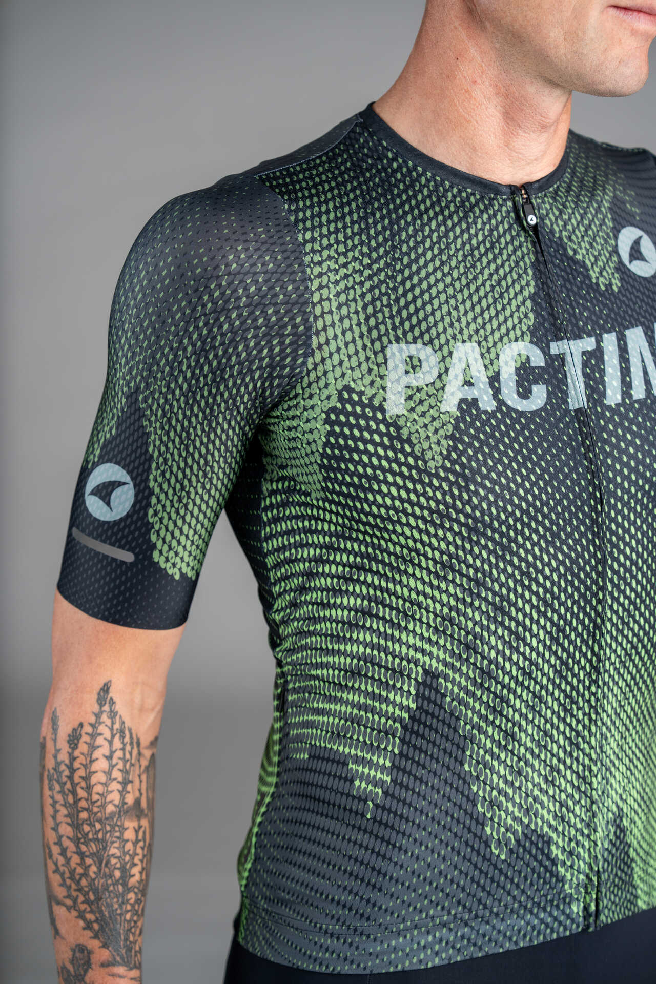 Men's Black and Green Summit Aero Cycling Jersey - Sleeve Close-Up