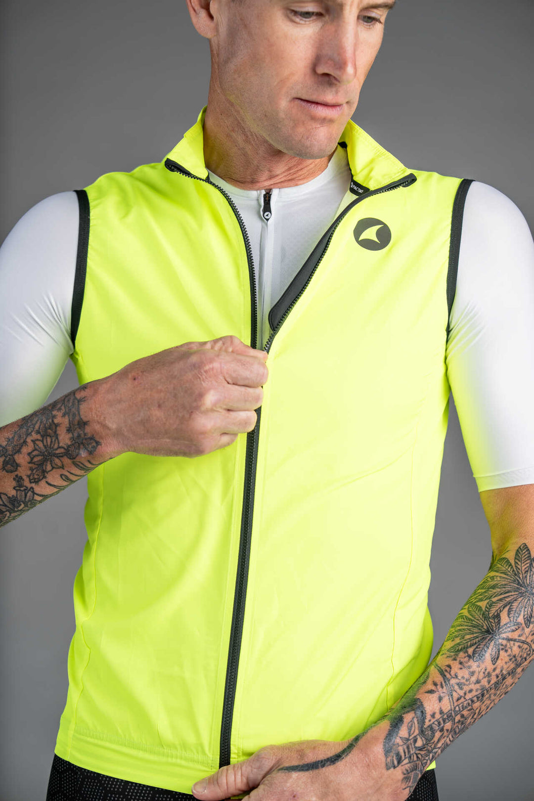 Men's High-Viz Yellow Packable Cycling Wind Vest - Zipper