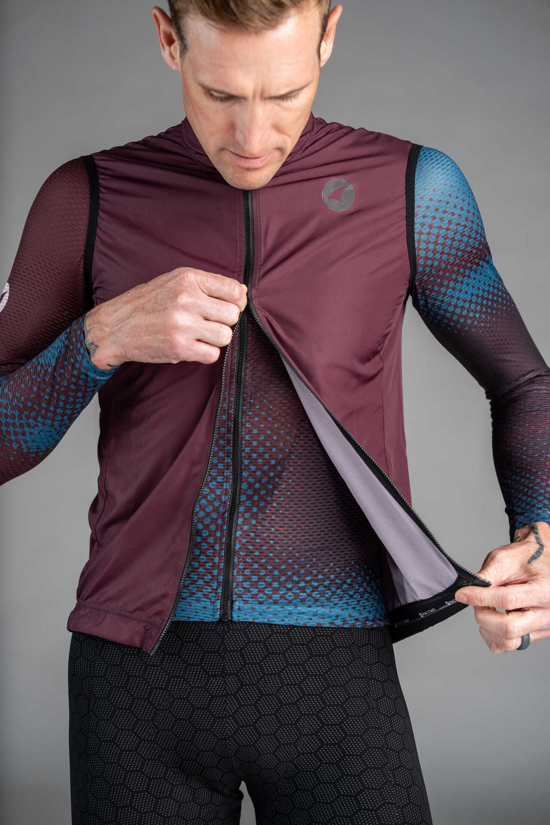 Men's Maroon Packable Cycling Wind Vest - Two-Way Zipper