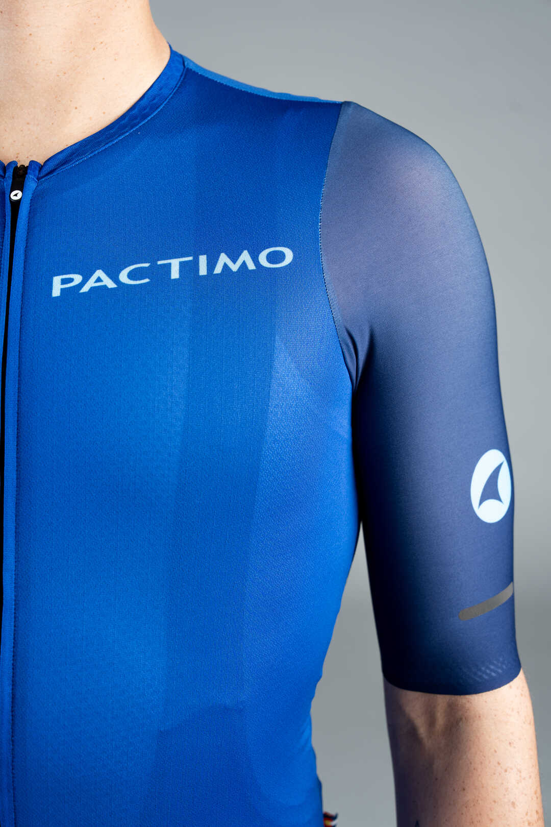 Men's Blue Summit Aero Cycling Jersey - Sleeve Close-Up