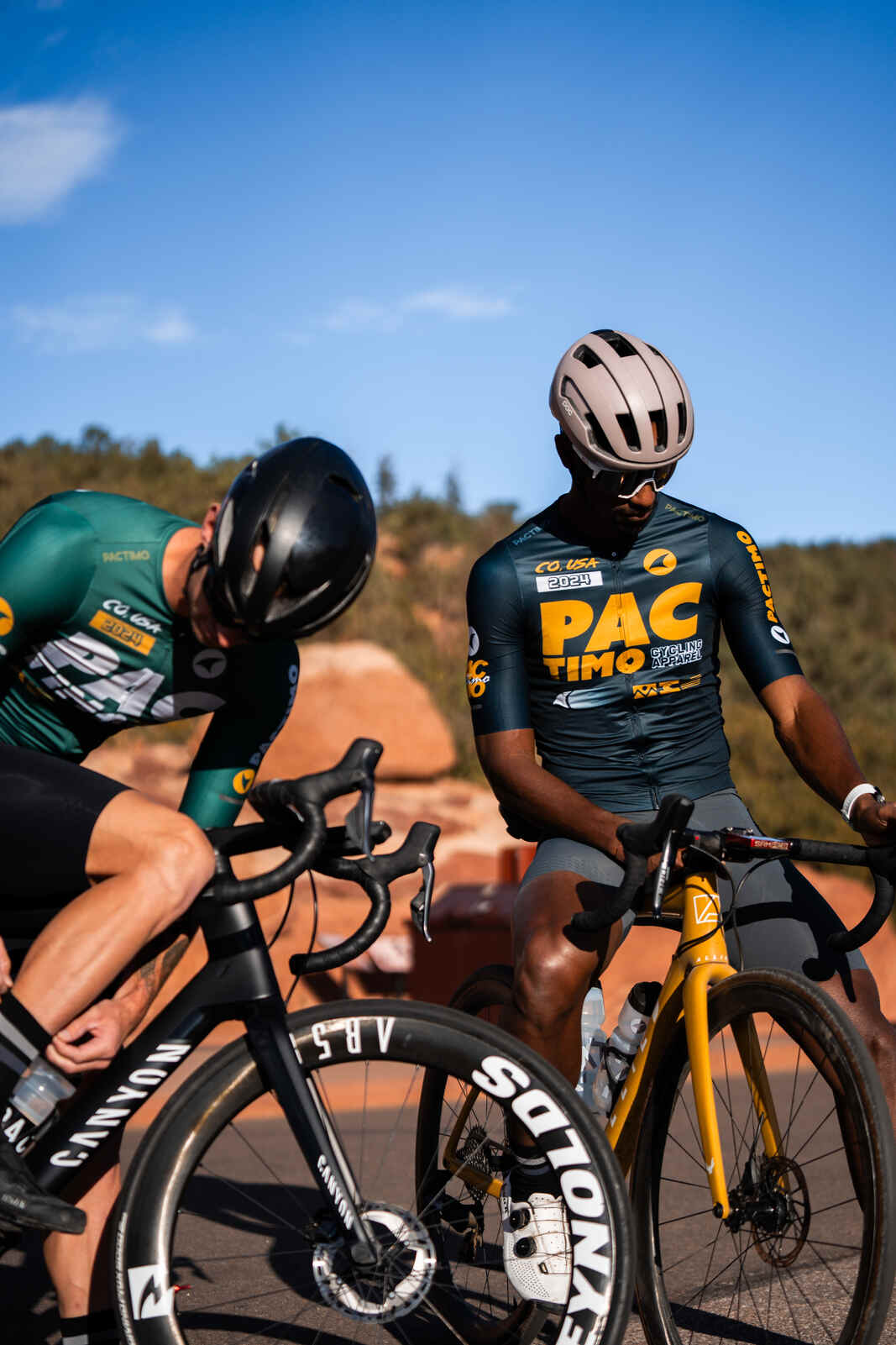 Cyclists wearing men's Flyte cycling bibs