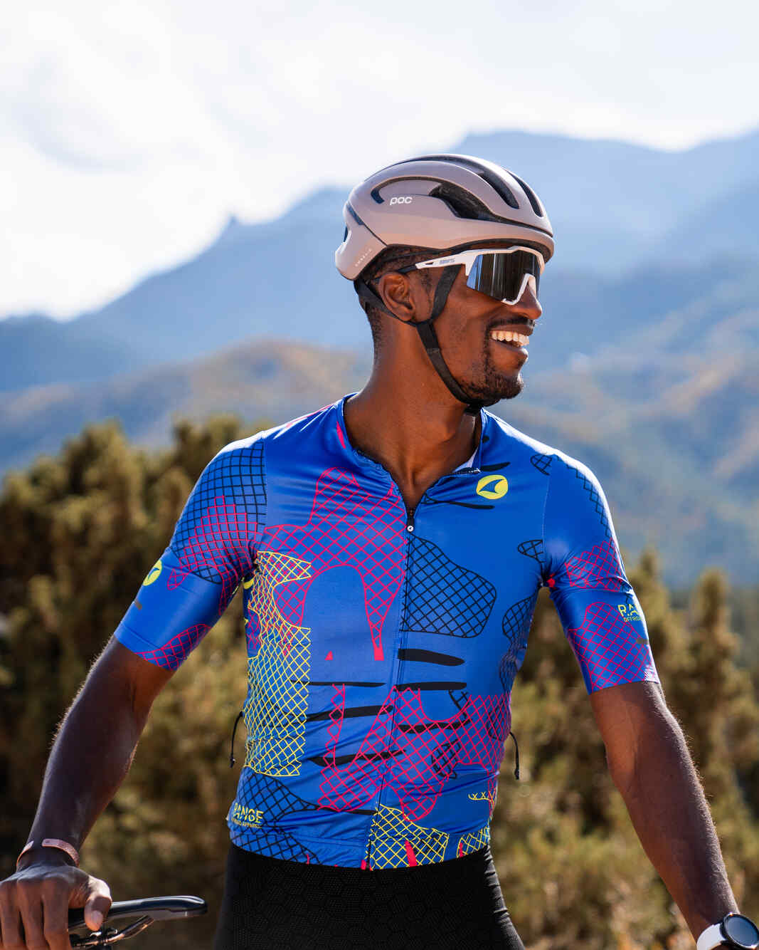 Men's Blue Gravel Cycling Jersey on Cyclist