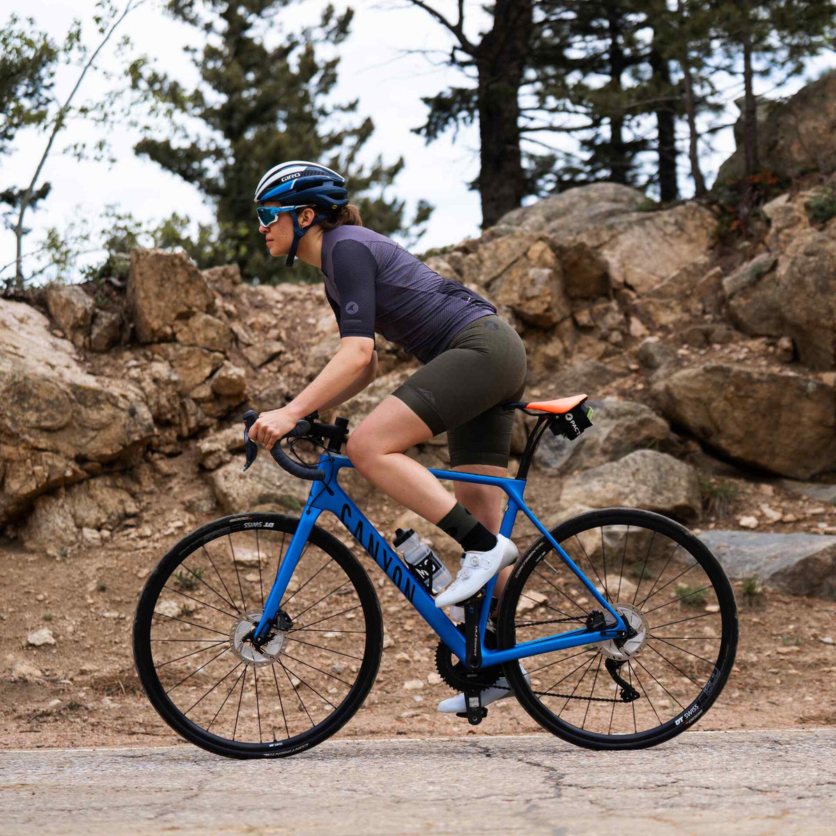 New Summit Stratos 12-Hour Bibs in Charcoal and Olive