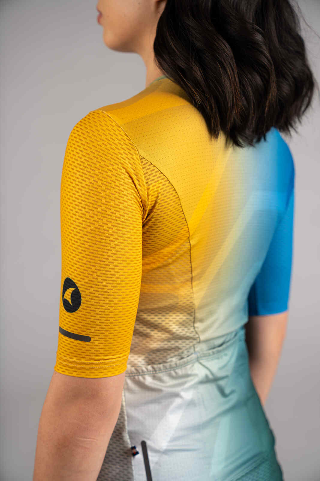 Women's Blue Ombre Mesh Cycling Jersey - Sleeve Close-Up