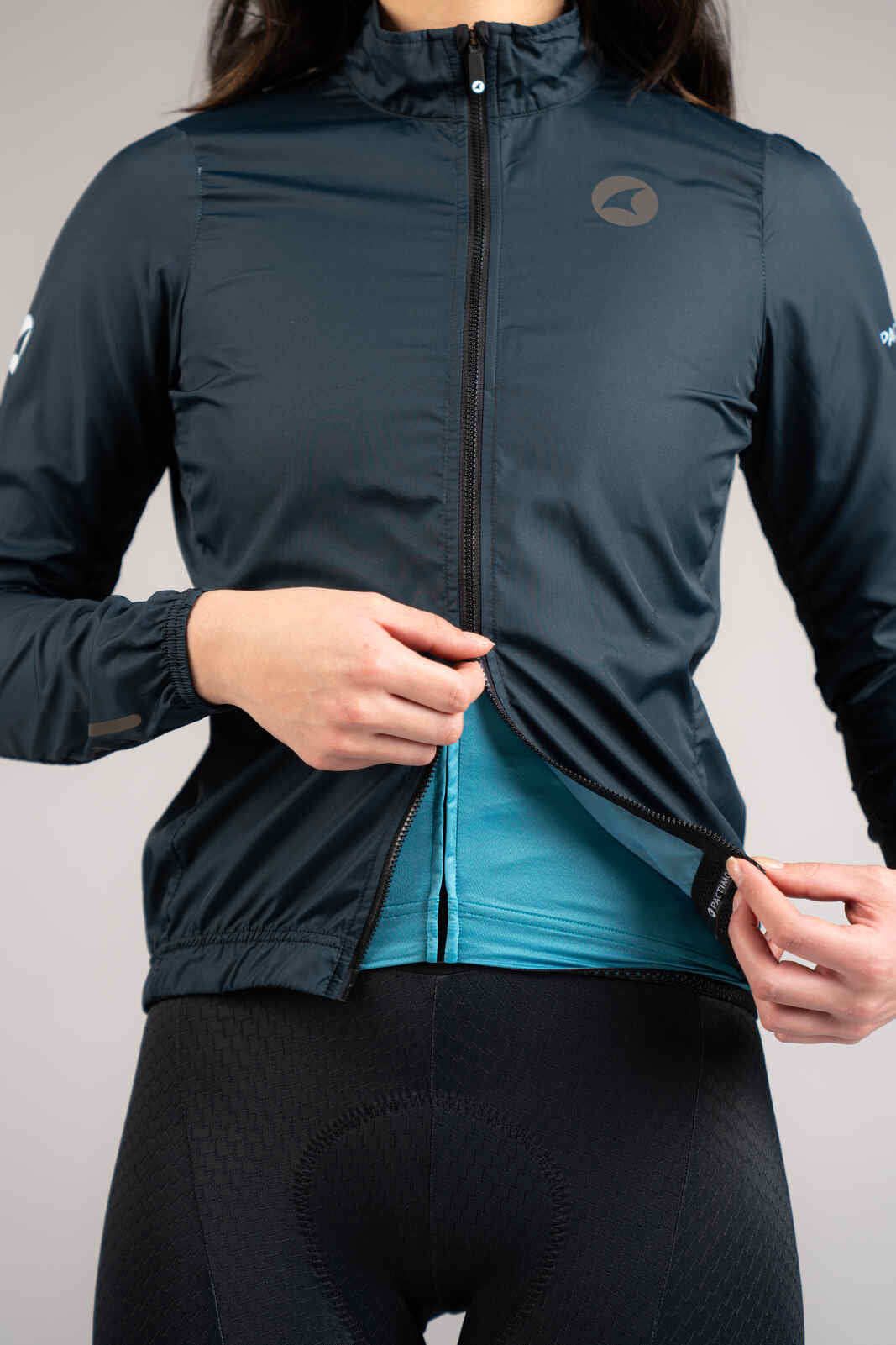 Women's Navy Blue Packable Cycling Wind Jacket - Two-Way Zipper