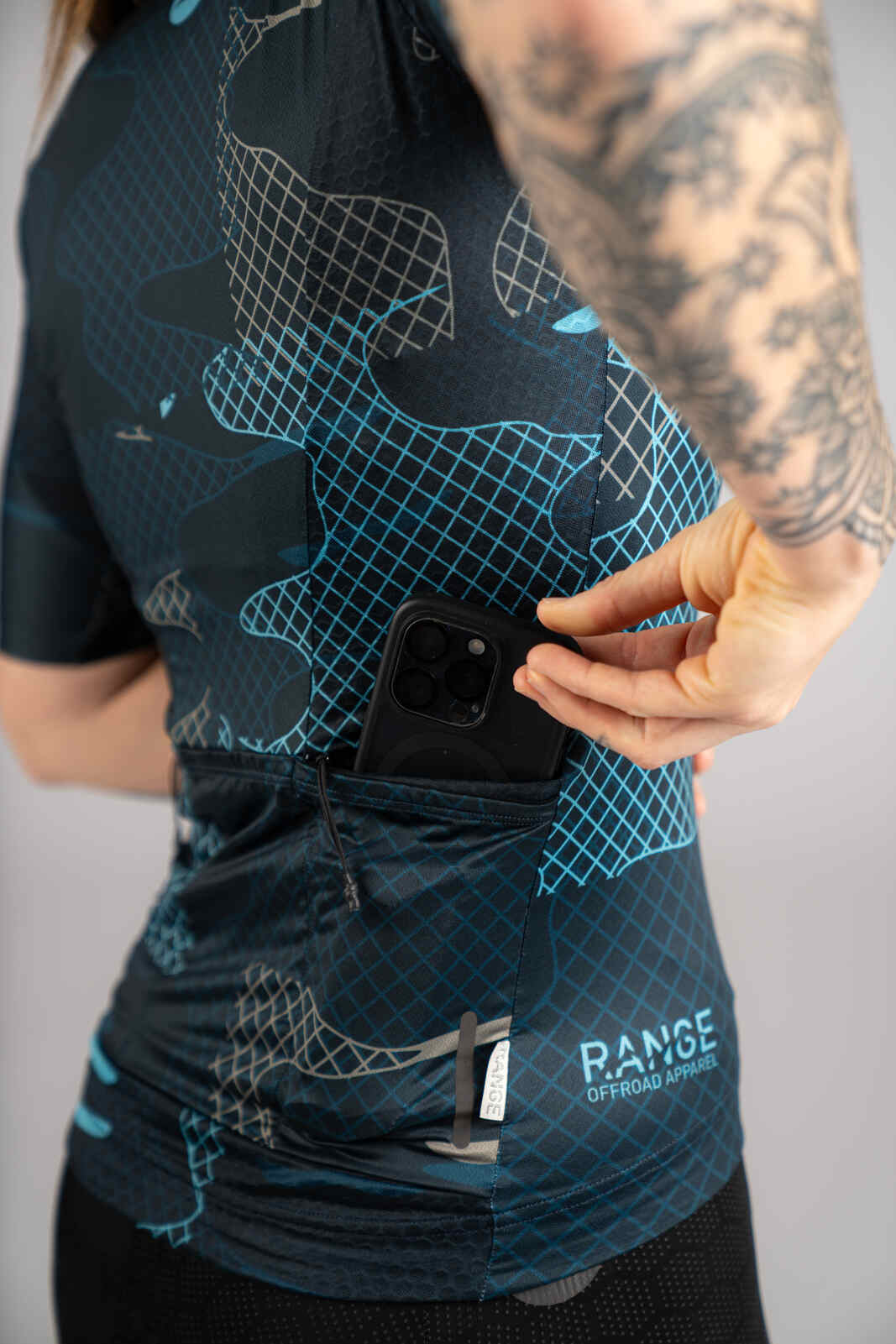 Women's Navy Blue Gravel Cycling Jersey - Back Pockets Close-Up