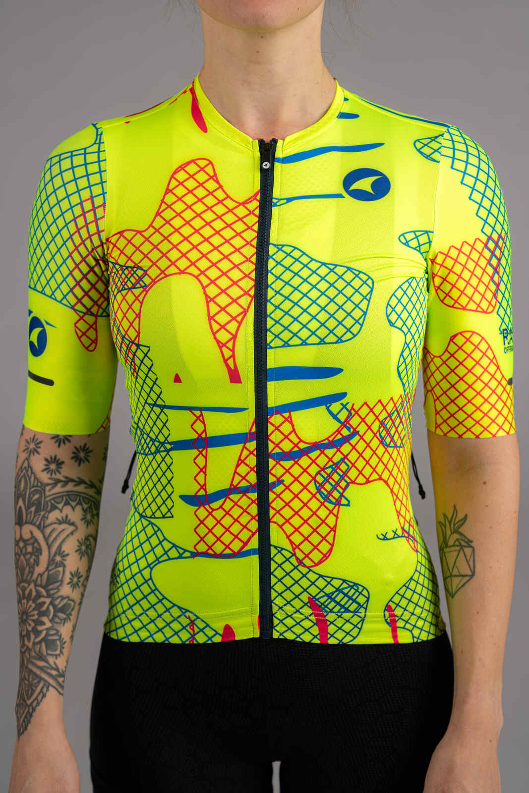 Women's High-Viz Yellow Gravel Cycling Jersey - Zipper Close-Up