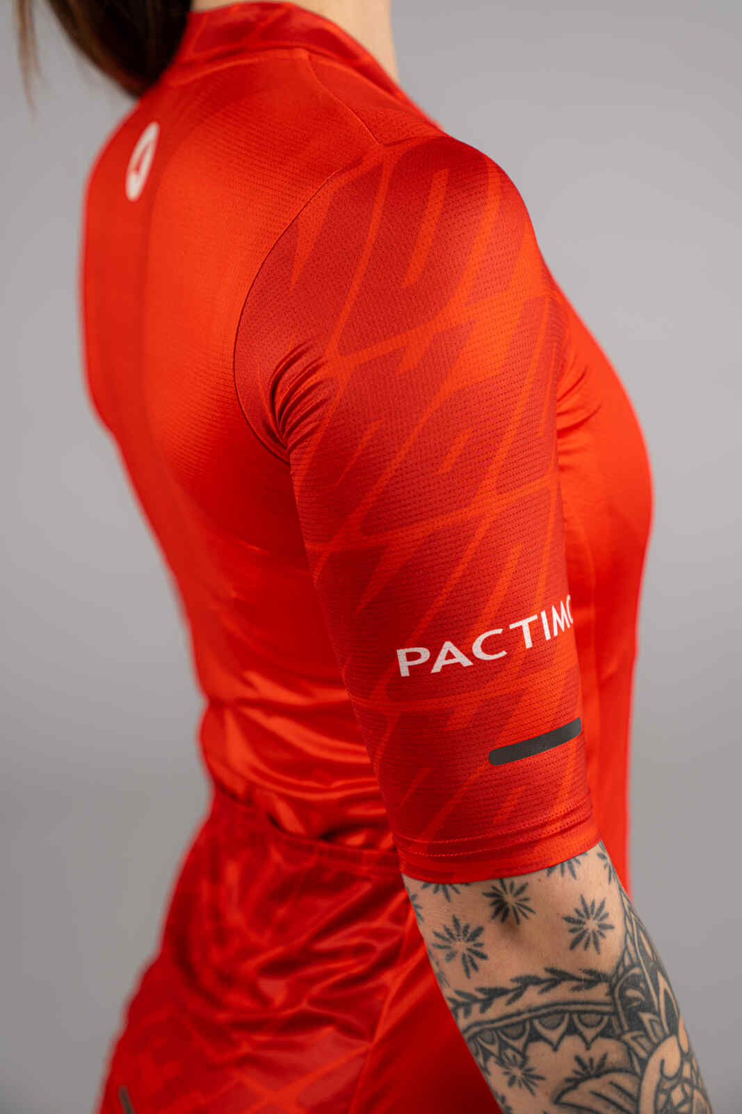 Women's Red Ascent Aero Cycling Jersey - Sleeve Fabric Close-Up
