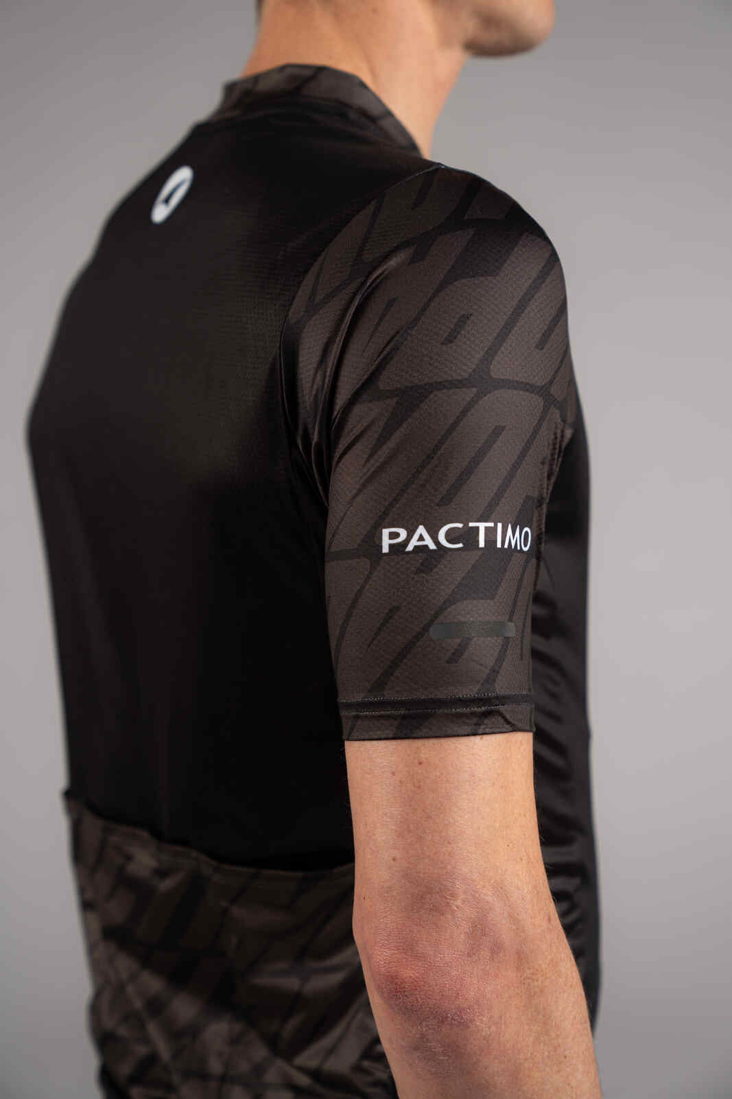 Men's Black Ascent Cycling Jersey - Fabric Close-Up