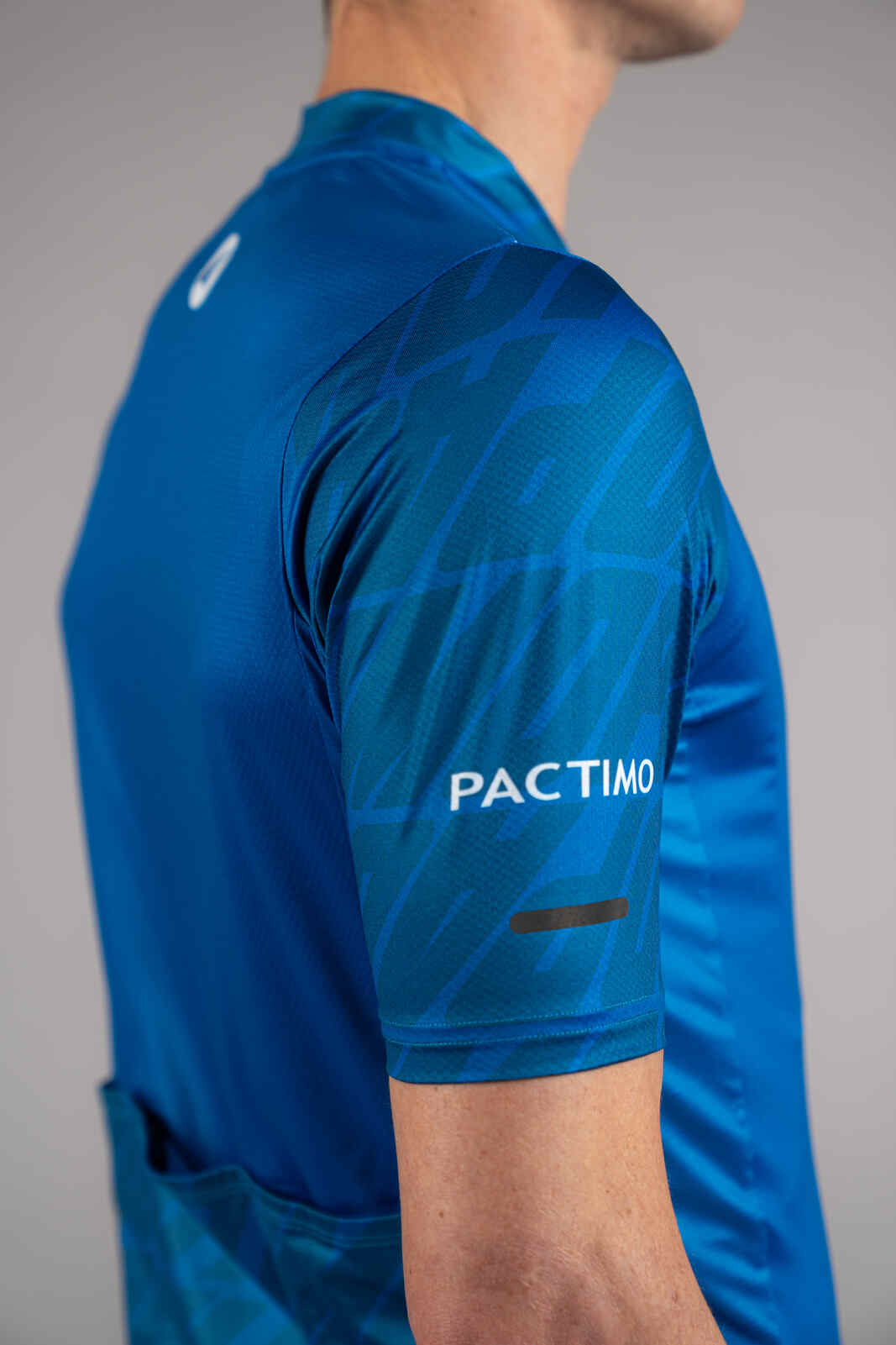 Men's Blue Ascent Cycling Jersey - Sleeve Fabric Close-Up