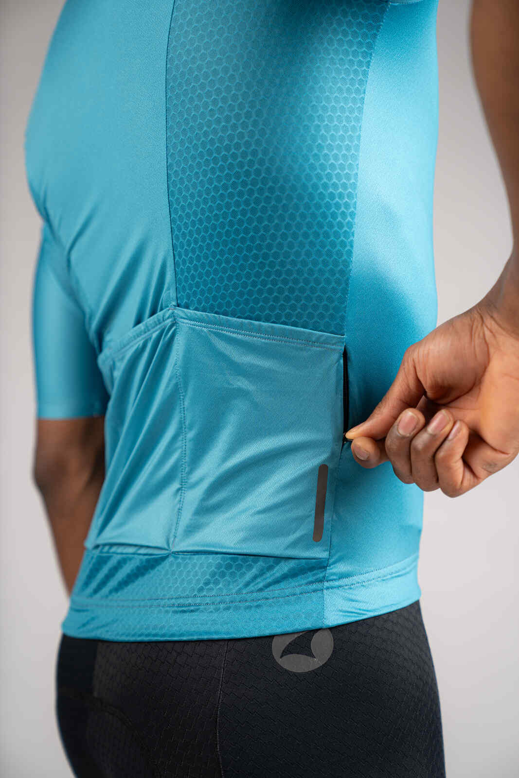 Men's Summit Aero Light Blue Cycling Jersey - Zippered Valuables Pocket