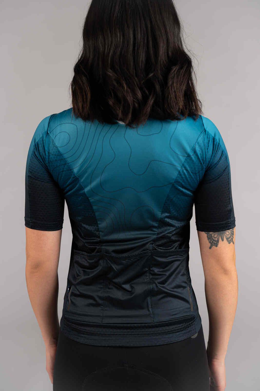Women's Blue Ombre Summit Loose-Fit Cycling Jersey - Back Pockets