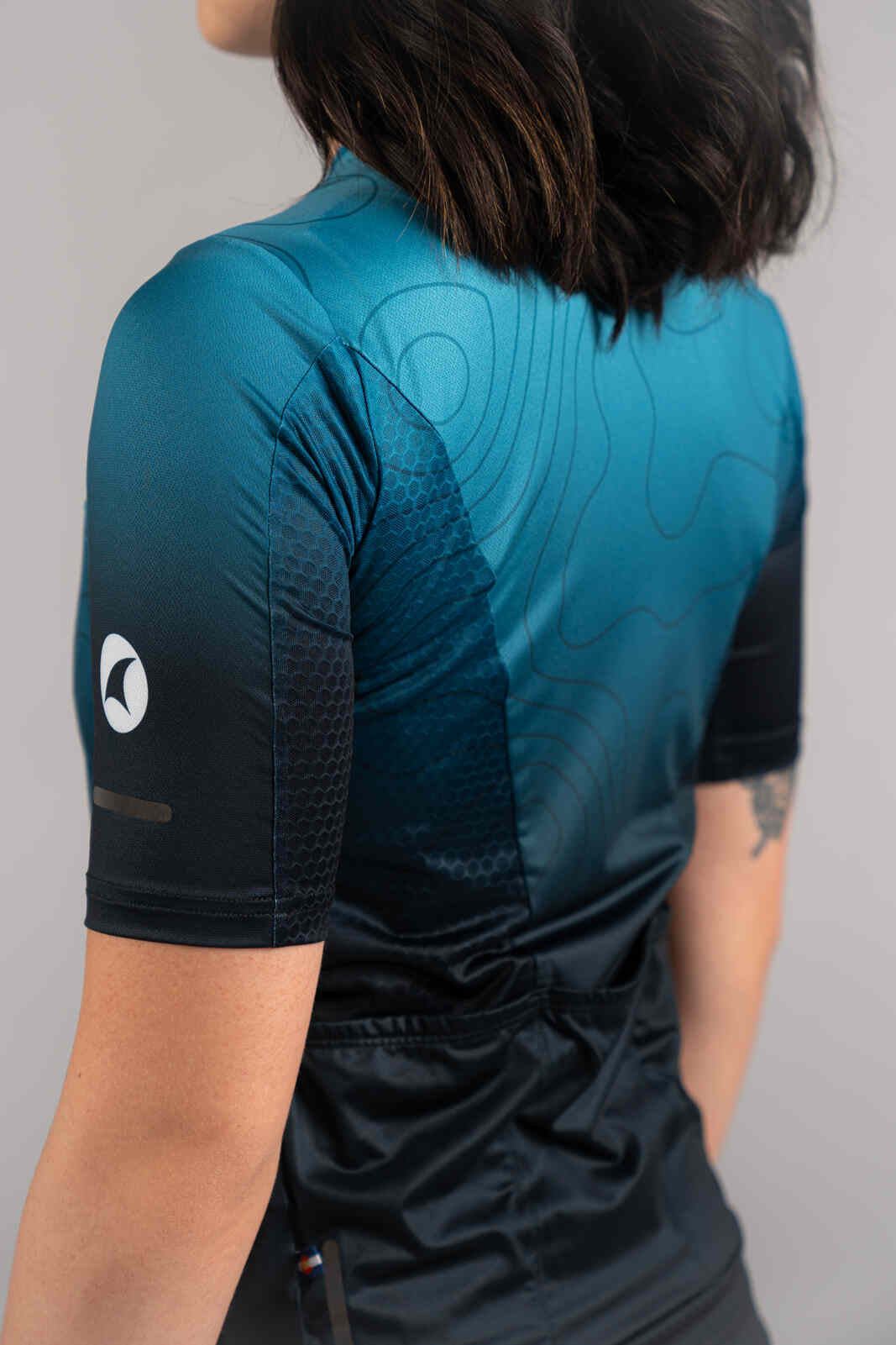 Women's Blue Ombre Summit Loose-Fit Cycling Jersey - Mesh Underarm Fabric