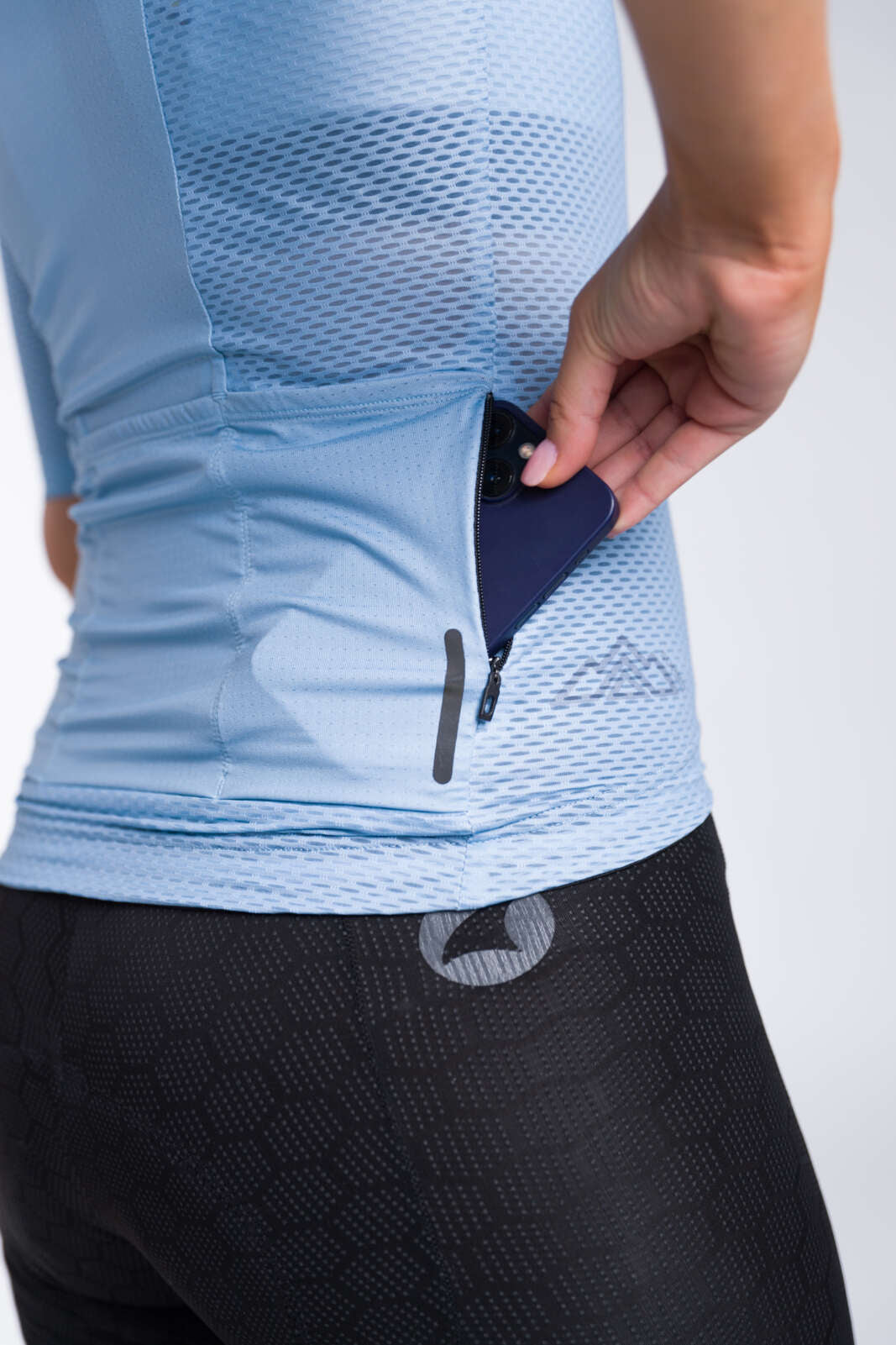 Women's Light Blue Aero Mesh Cycling Jersey - Zippered Valuables Pocket