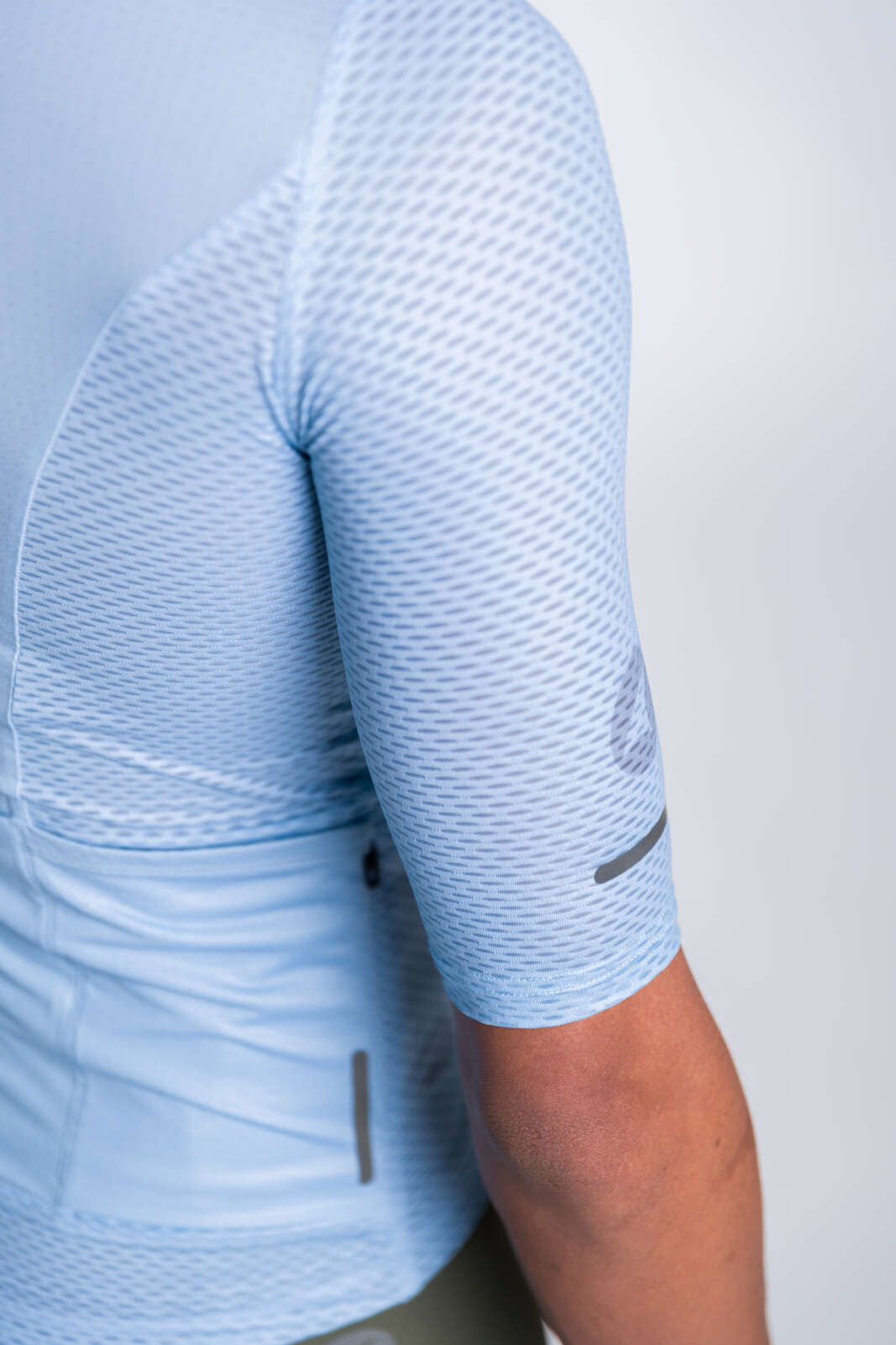 Men's Light Blue Aero Mesh Cycling Jersey - Underarm Mesh & Fabric Detail