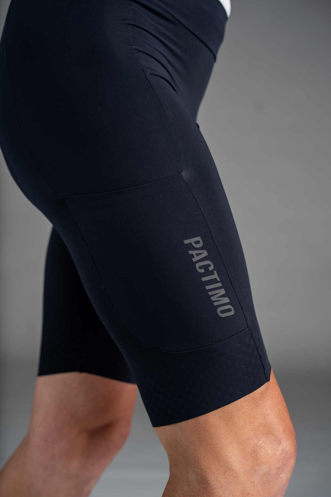 Men's Flyte Cargo Cycling Shorts - Right Side