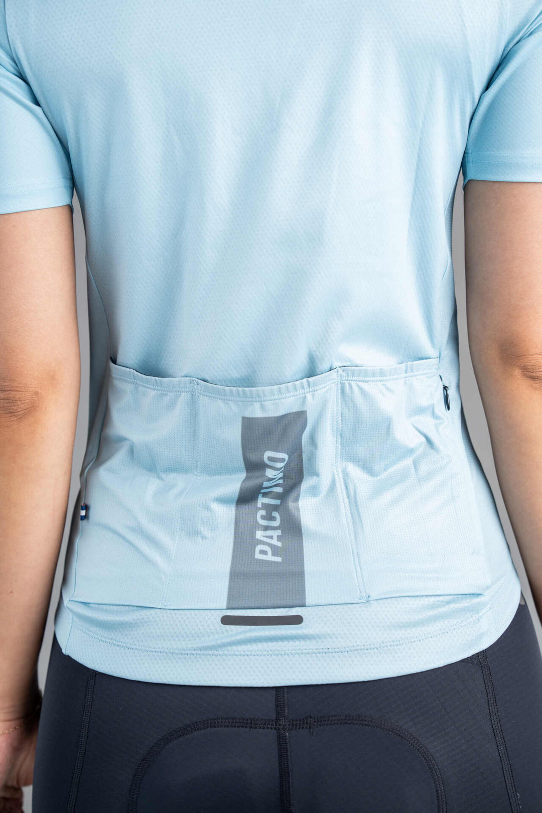 Women's Light Blue Ascent Cycling Jersey - Back Pockets Close-Up