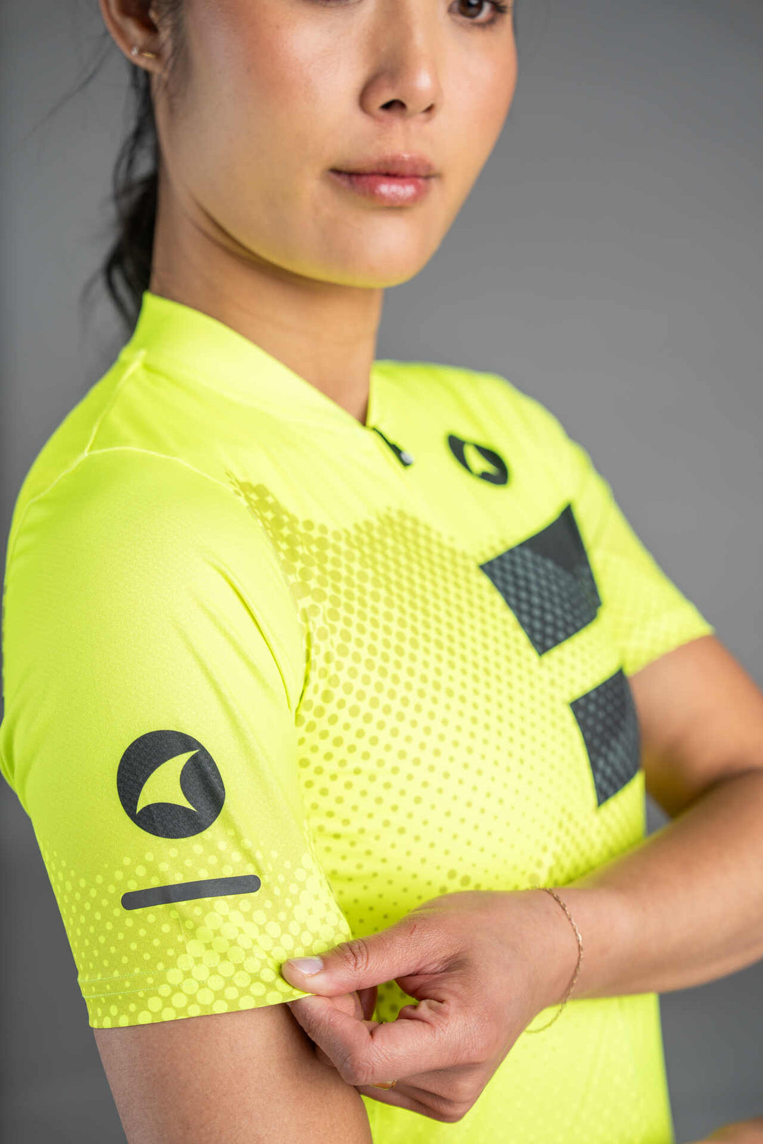 Women's High-Viz Yellow Ascent Cycling Jersey - Sleeve and Reflective Detail