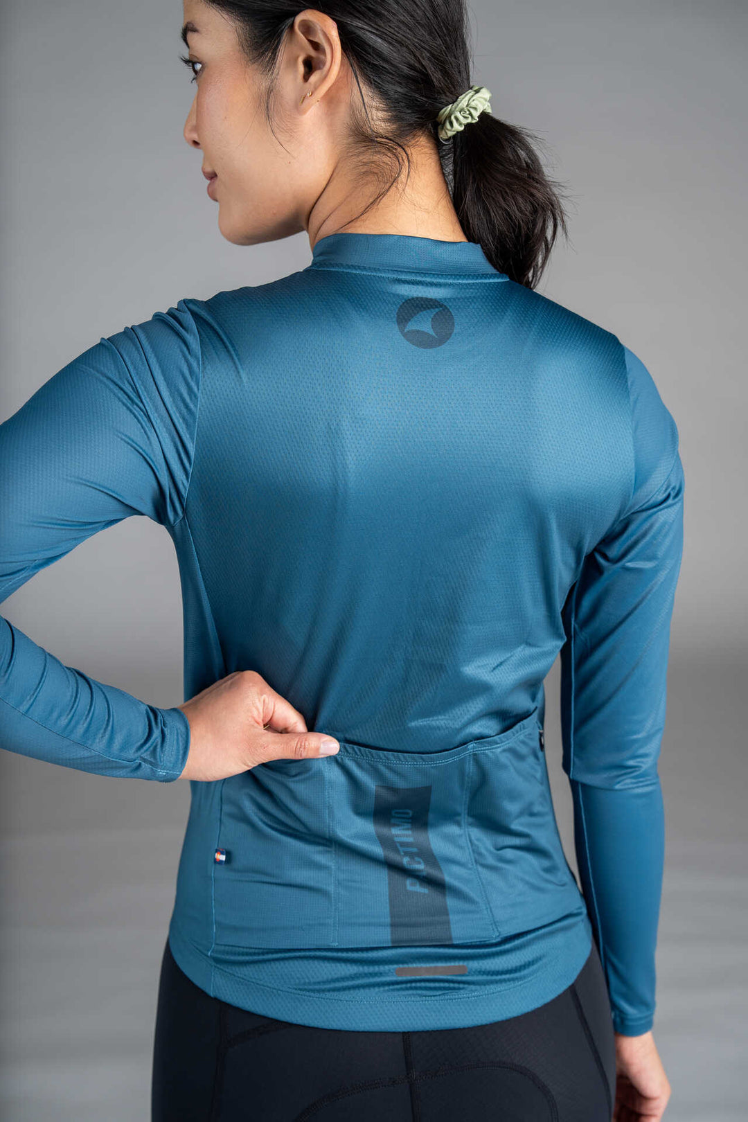 Women's Teal Ascent Long Sleeve Cycling Jersey - Back Pockets