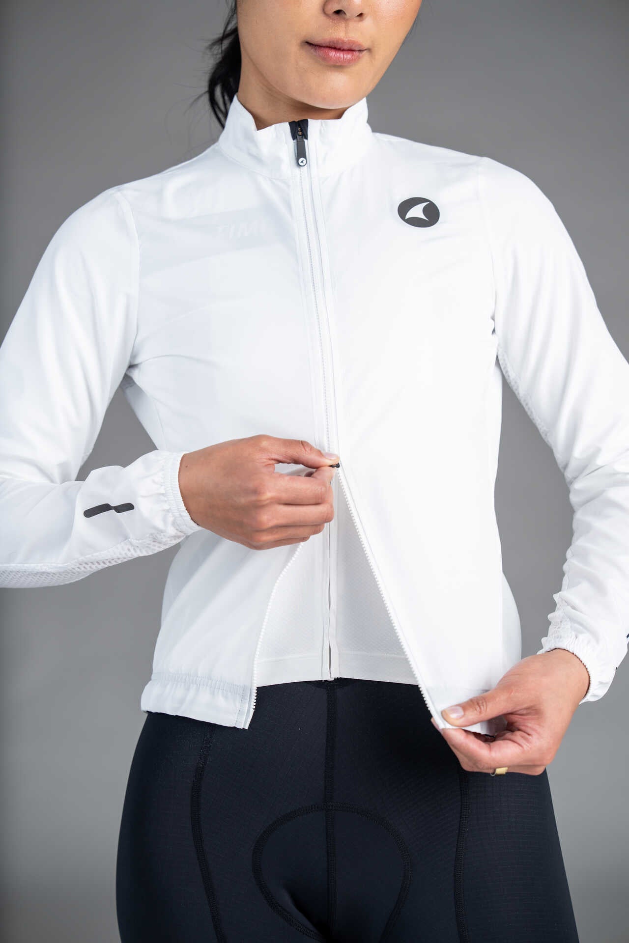 Women's White Packable Cycling Wind Jacket - Two-Way Zipper