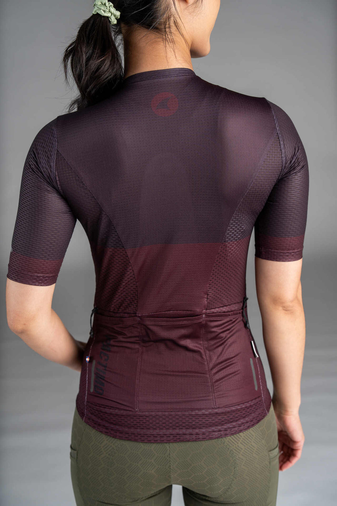 Women's Burgundy Aero Mesh Cargo Cycling Jersey - Back Pockets