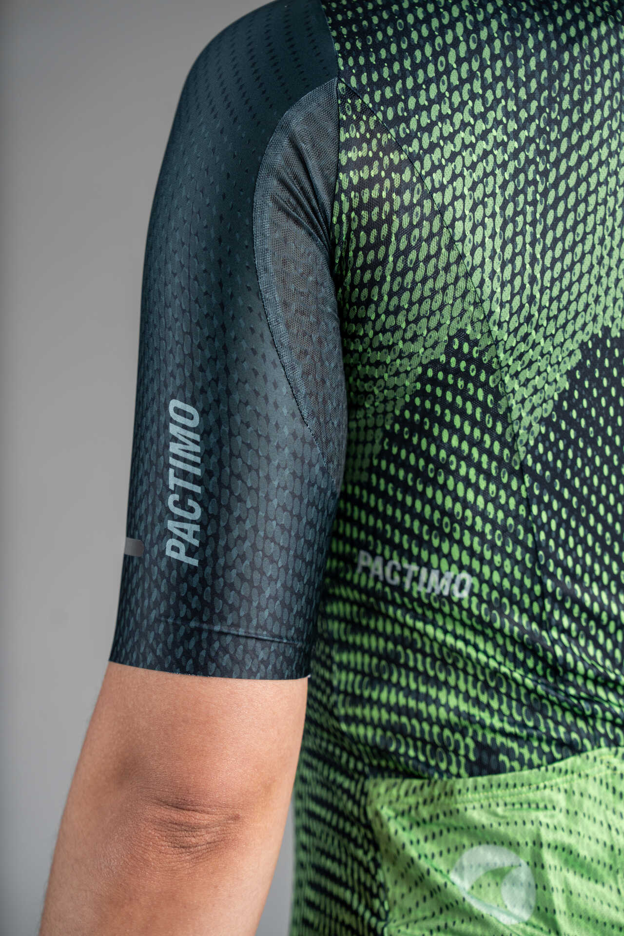 Women's Black and Green Summit Aero Cycling Jersey - Mesh Underarm