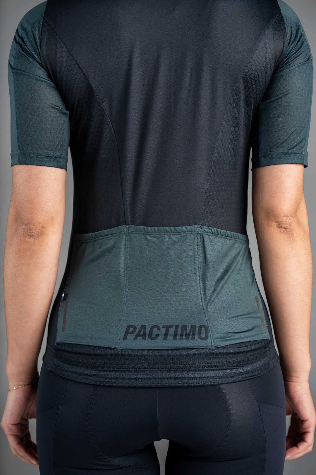 Women's Black Summit Cycling Jersey - Back Pockets