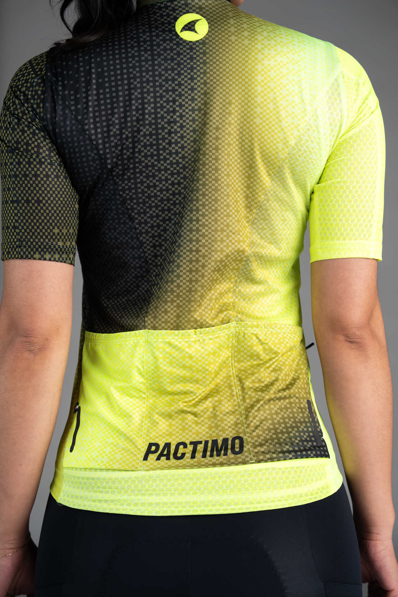 Women's Black and High-Viz Yellow Summit Cycling Jersey - Back Pockets