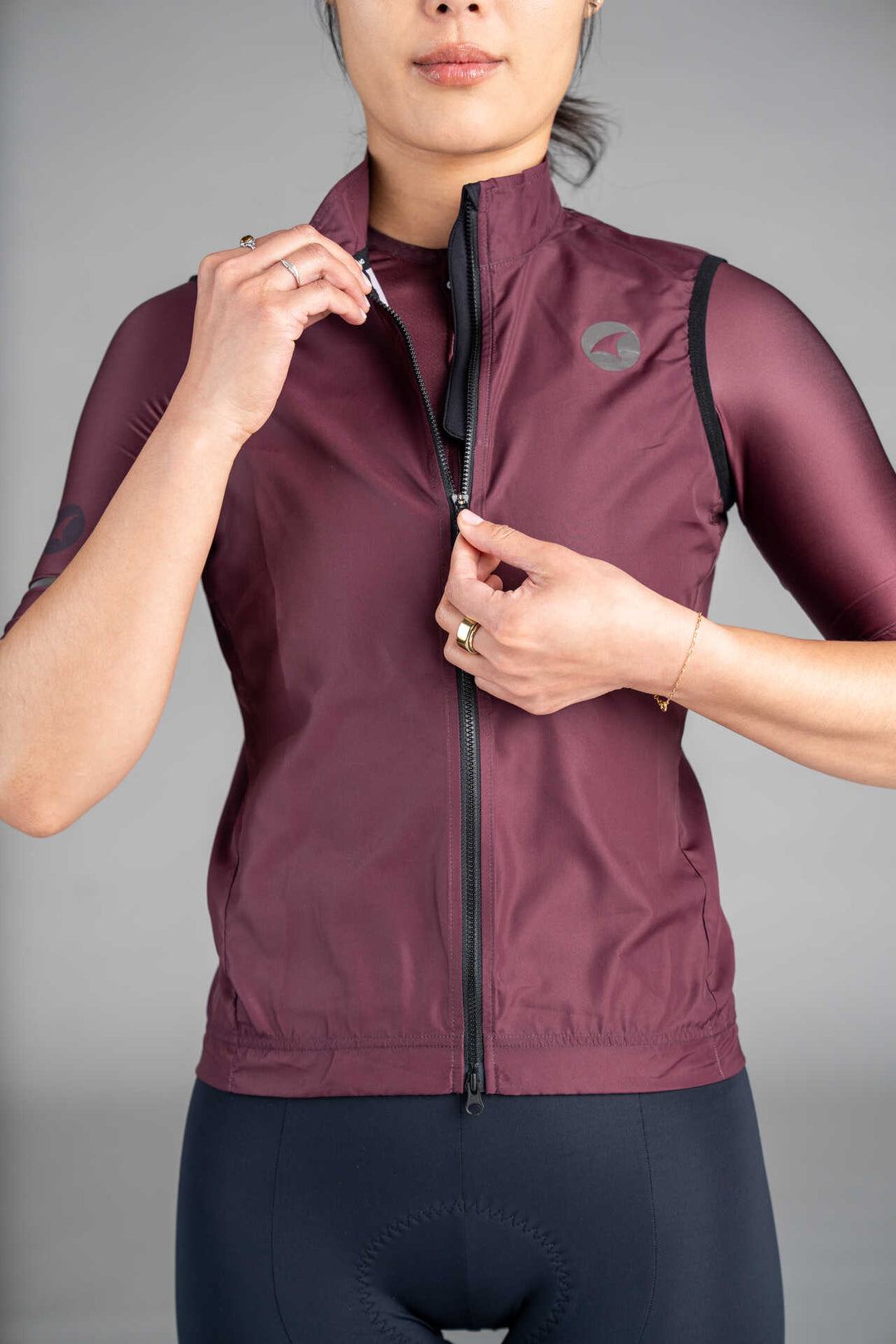 Women's Burgundy Packable Cycling Wind Vest - Zipper