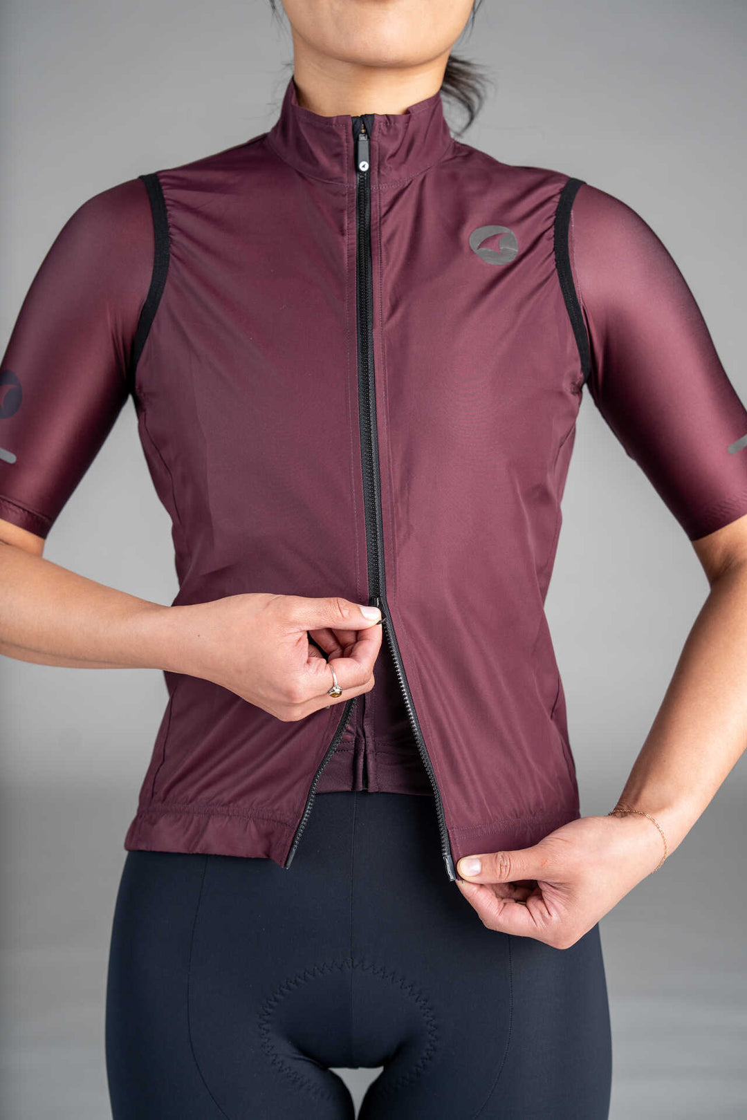 Women's Burgundy Packable Cycling Wind Vest - Two-Way Zipper
