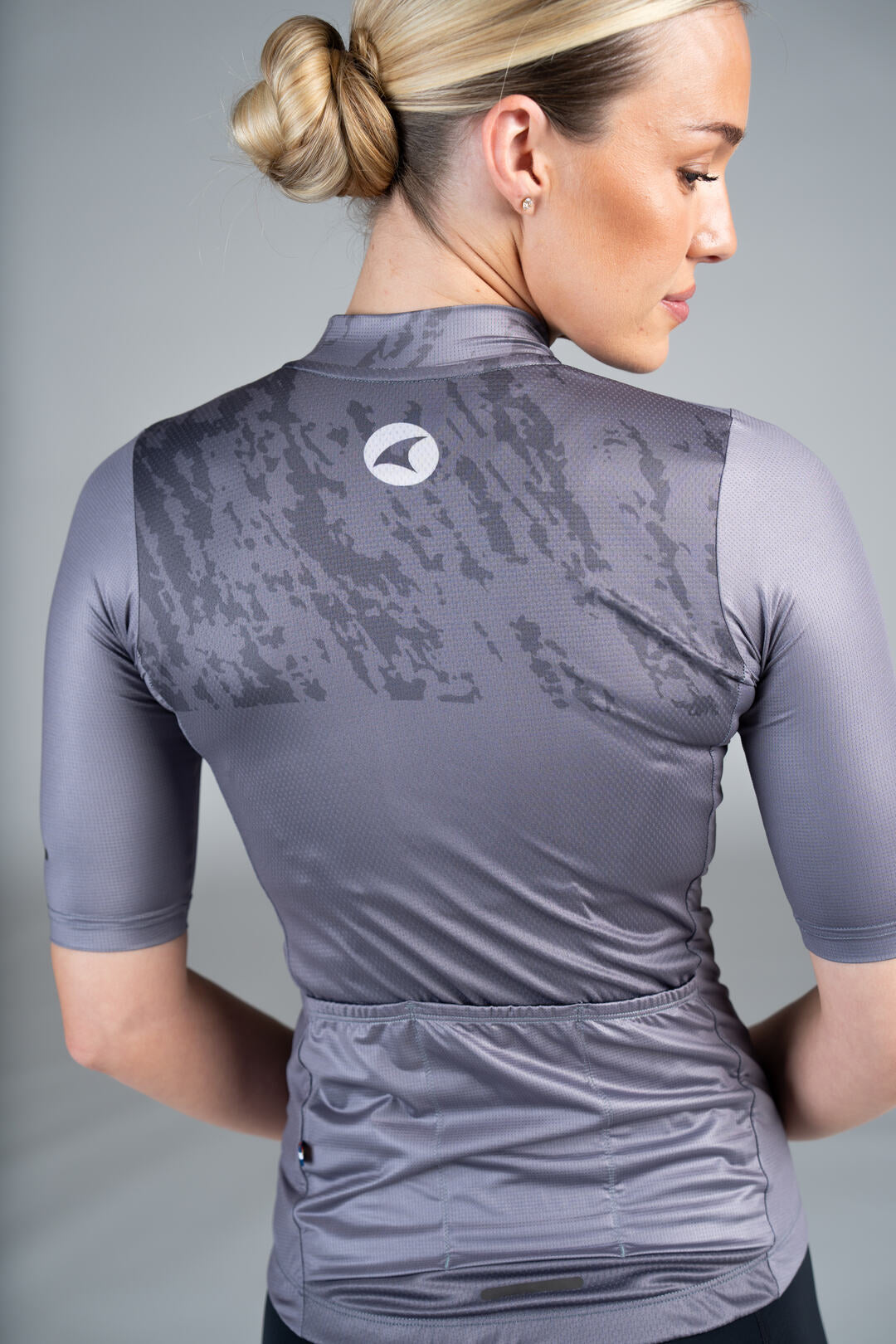 Women's Grey Ascent Aero Cycling Jersey - Back Pockets
