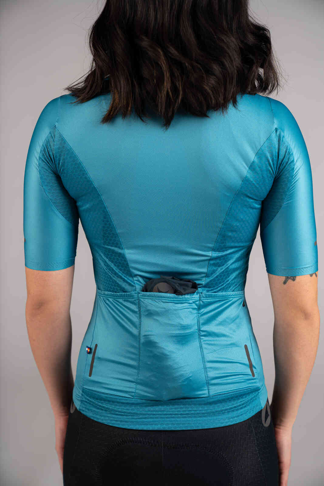 Women's Navy Blue Packable Cycling Wind Jacket - In Jersey Pocket