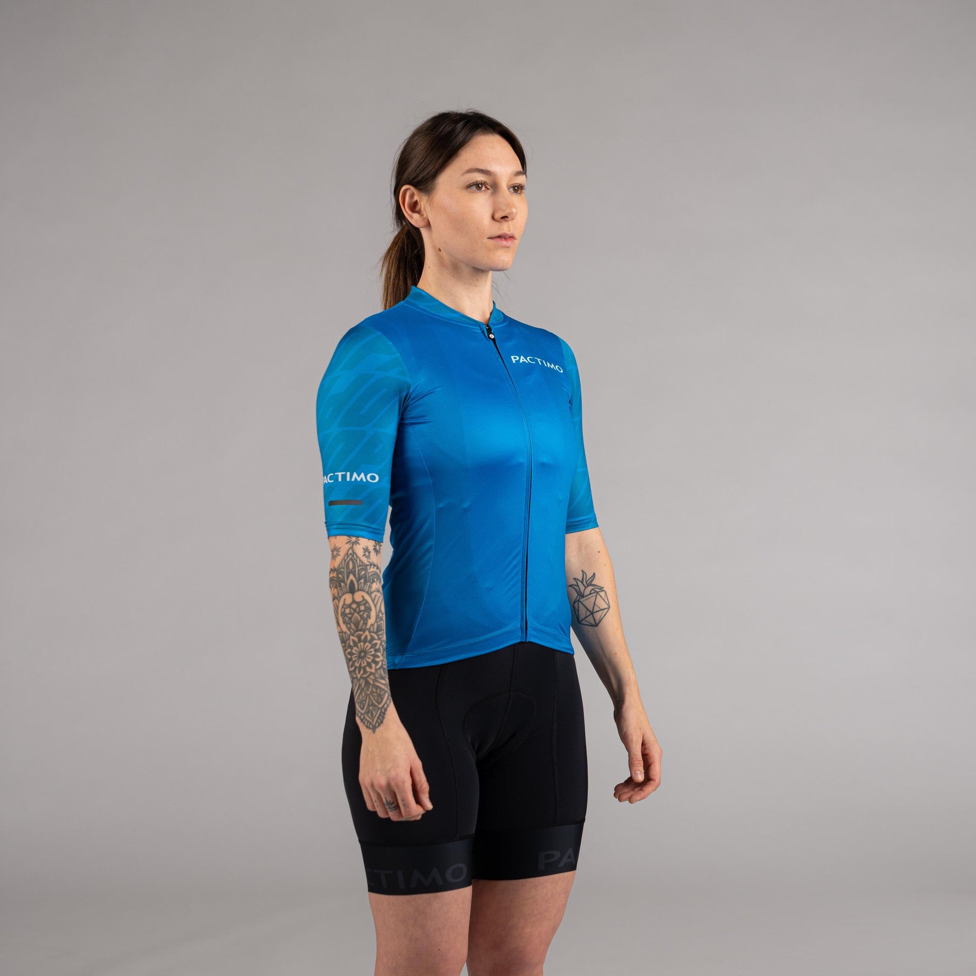 Women's Ascent Aero Cycling Jersey - Fit Comparison