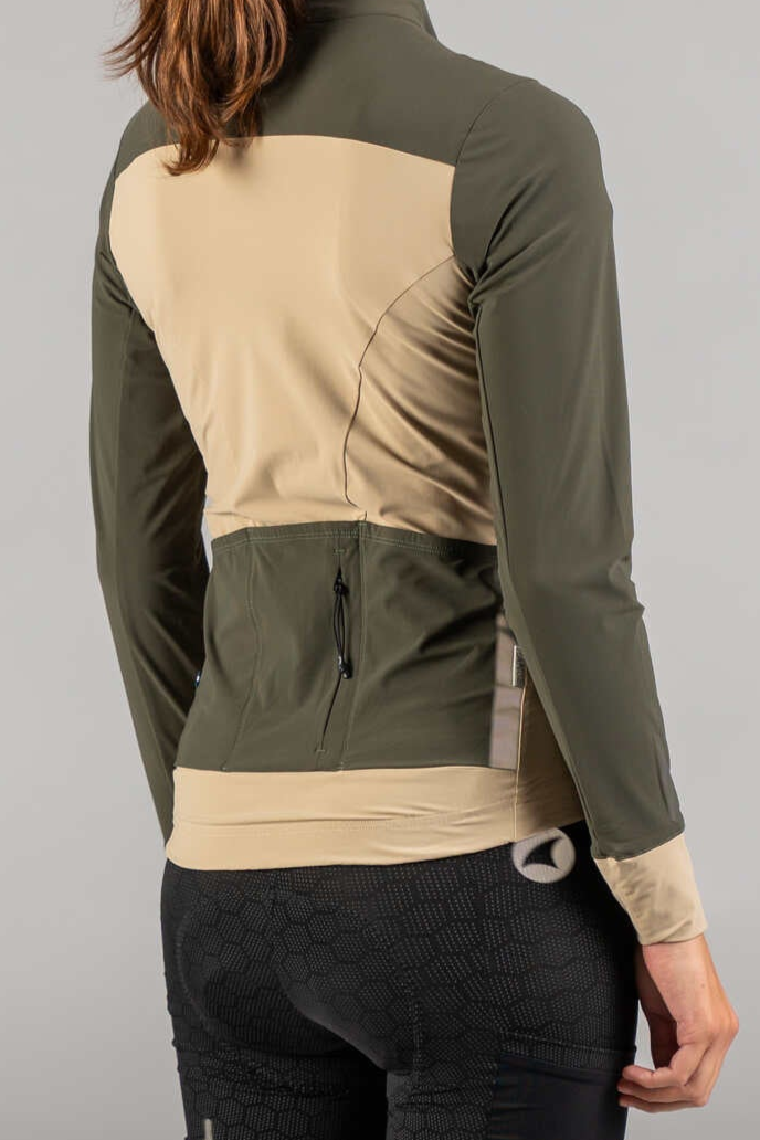 Women's Cargo Long Sleeve Gravel Cycling Jersey - Back Pocket Detail
