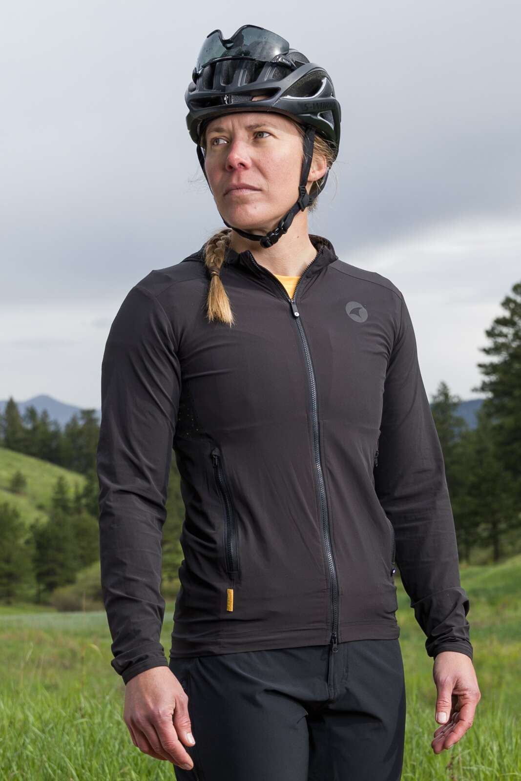 Women's Packable Wind & Water Resistant Cycling Jacket - Front View
