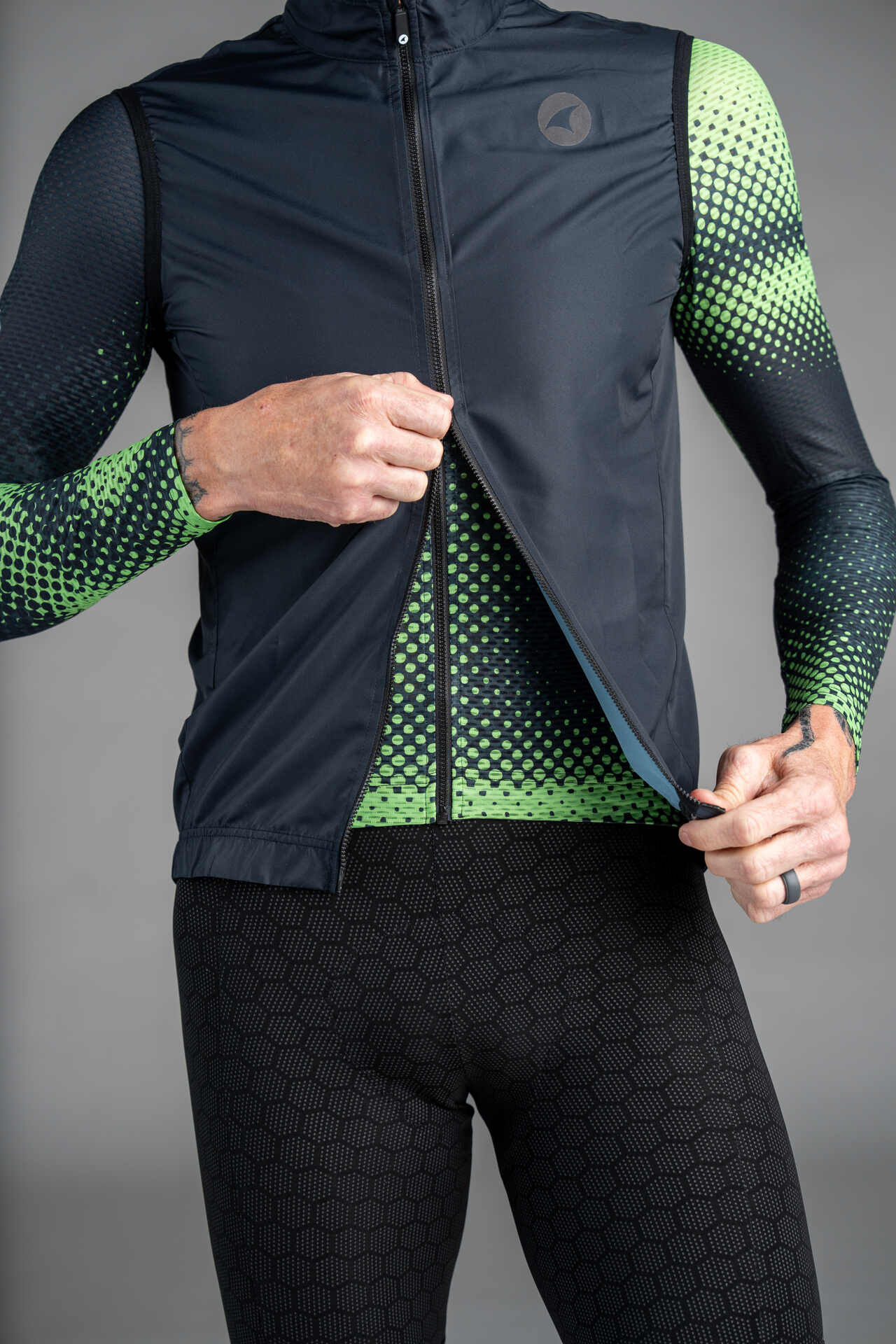 Men's Black Packable Cycling Wind Vest - Two-Way Zipper