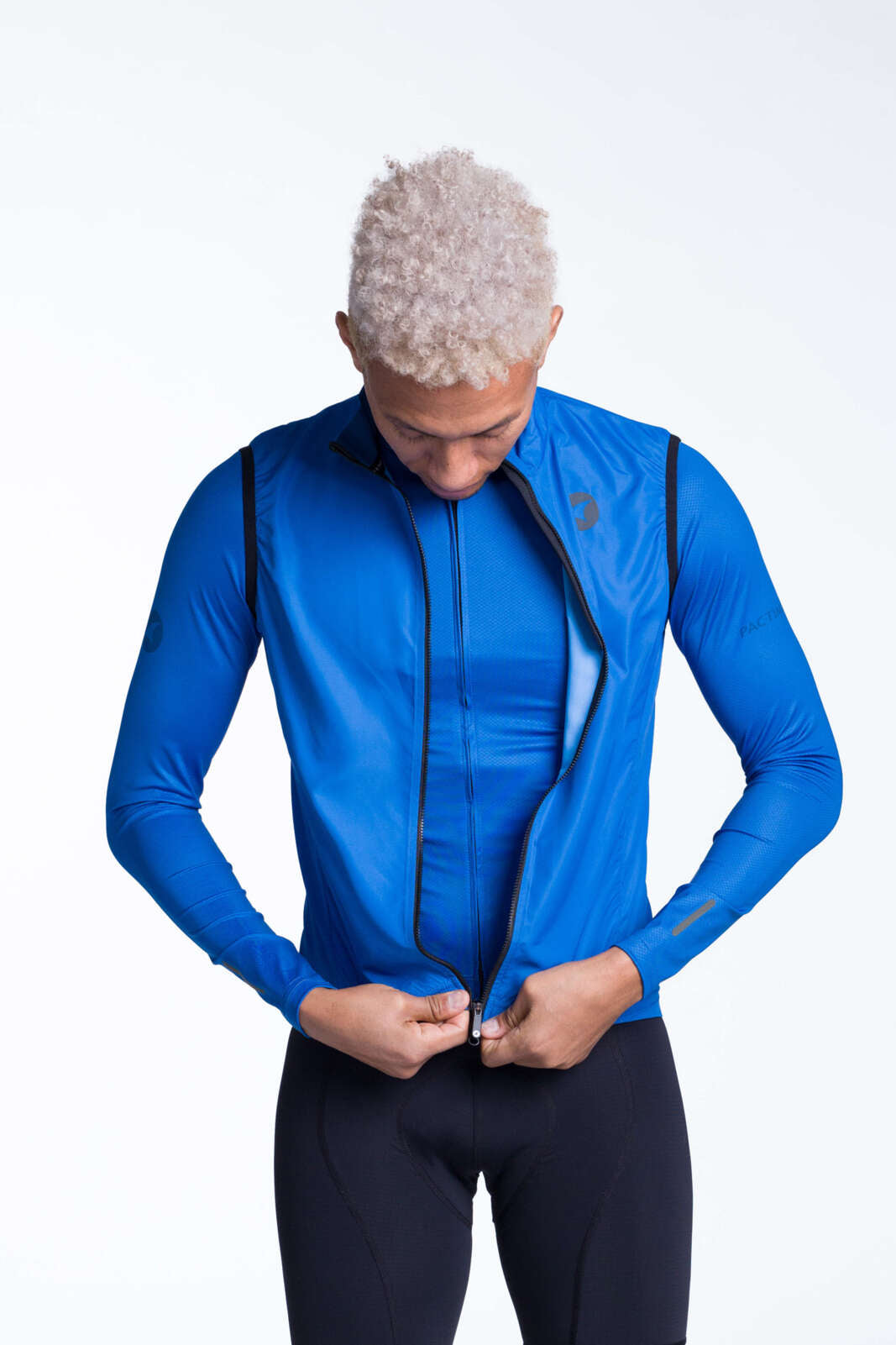Men's Blue Packable Cycling Wind Vest - Zipper Detail